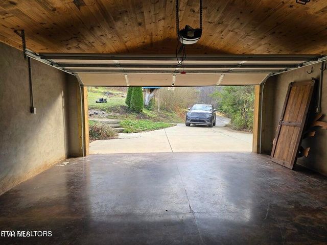 197 Wolfe Road, Sneedville, TN 37869