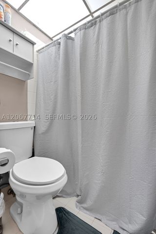 6760 NW 186th Ter, Hialeah, FL 33015