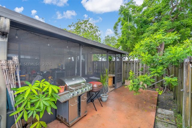 6760 NW 186th Ter, Hialeah, FL 33015