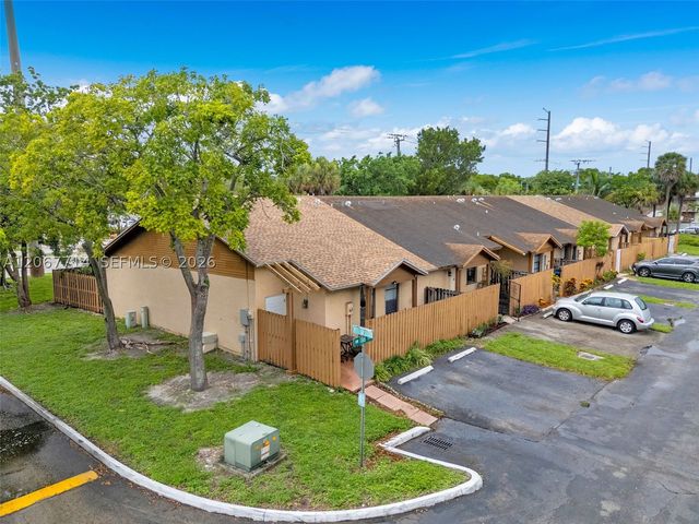 6760 NW 186th Ter, Hialeah, FL 33015