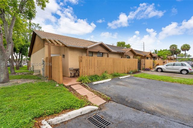 6760 NW 186th Ter, Hialeah, FL 33015