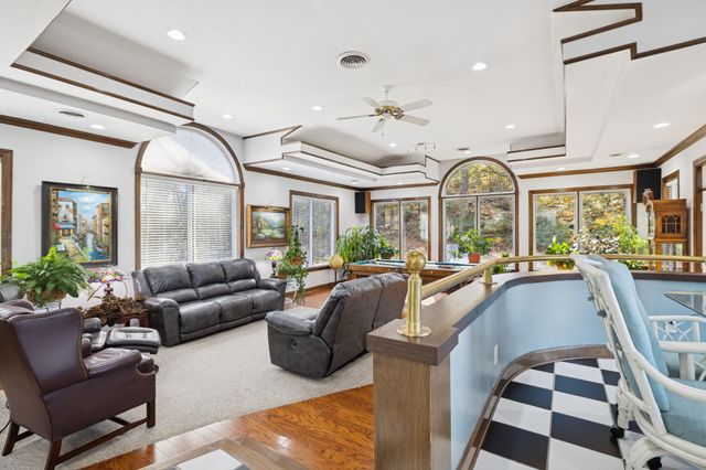 2745 Windemere Dr, Nashville, TN 37214