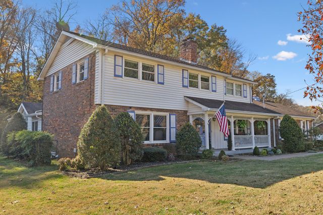 2745 Windemere Dr, Nashville, TN 37214