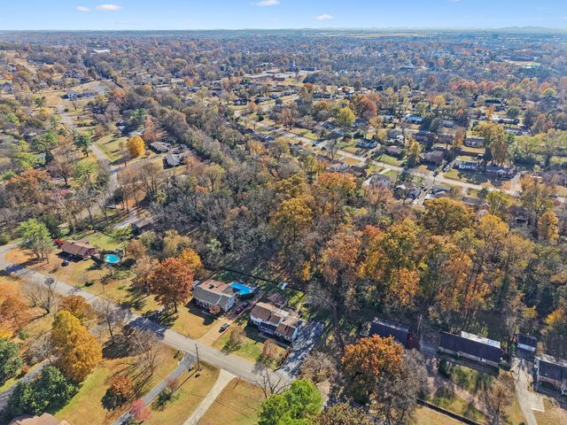 2745 Windemere Dr, Nashville, TN 37214