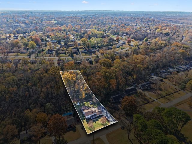 2745 Windemere Dr, Nashville, TN 37214