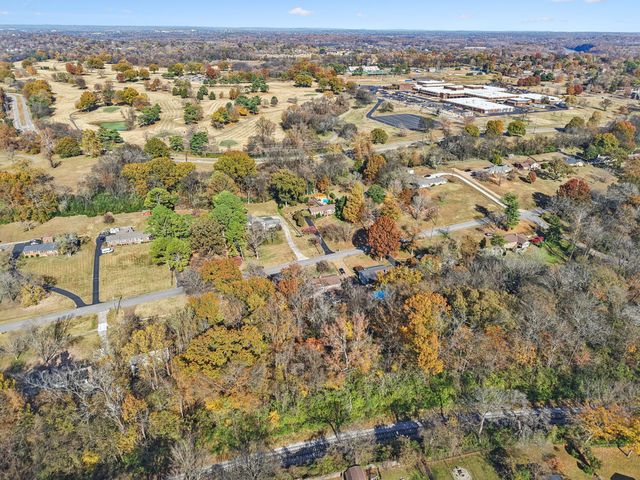 2745 Windemere Dr, Nashville, TN 37214