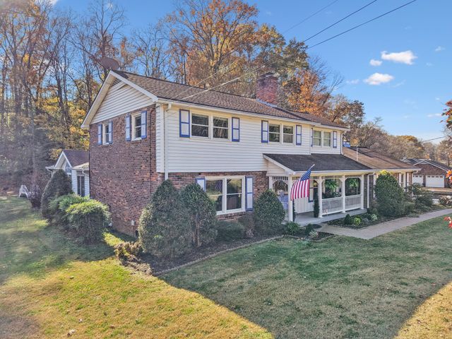 2745 Windemere Dr, Nashville, TN 37214