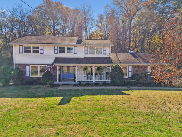 2745 Windemere Dr, Nashville, TN 37214