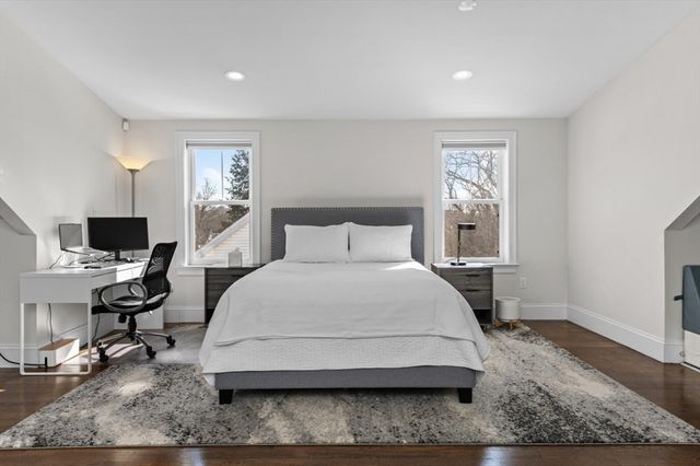 72-74 Manthorne Rd 74, Boston, MA 02132