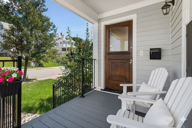 72-74 Manthorne Rd 74, Boston, MA 02132