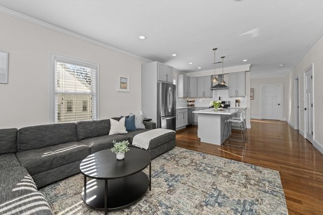 72-74 Manthorne Rd 74, Boston, MA 02132