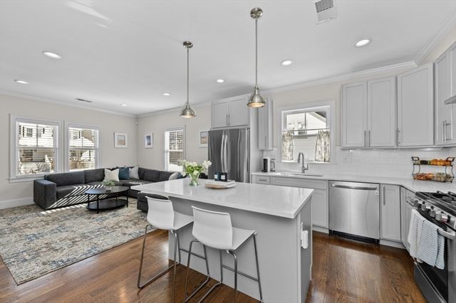 72-74 Manthorne Rd 74, Boston, MA 02132