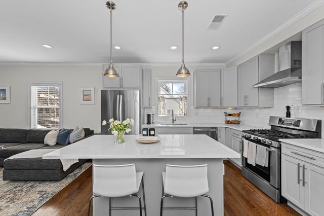 72-74 Manthorne Rd 74, Boston, MA 02132