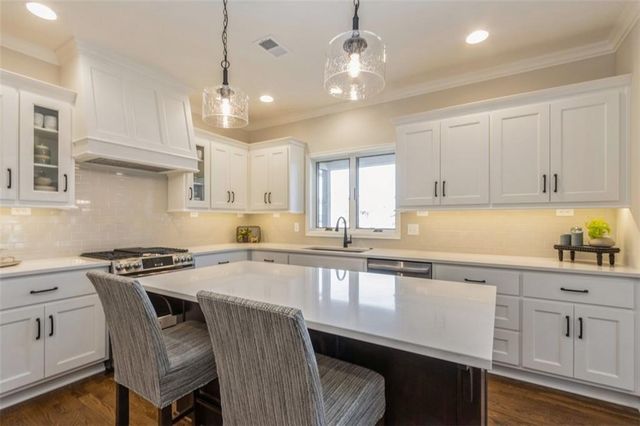 11419 S Waterford Drive, Olathe, KS 66061