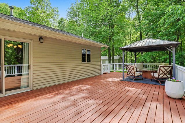 11024 W Peck Lake Road, Lowell, MI 49331