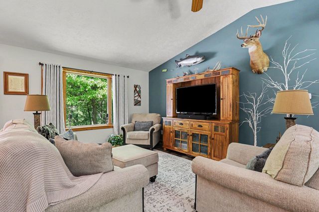 11024 W Peck Lake Road, Lowell, MI 49331