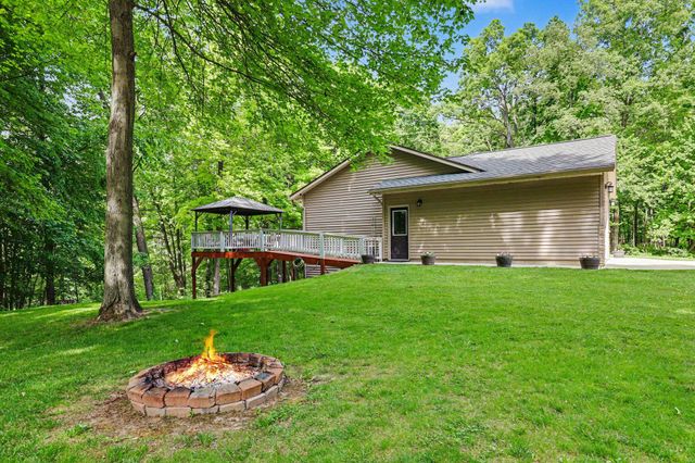 11024 W Peck Lake Road, Lowell, MI 49331