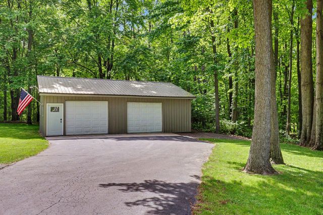 11024 W Peck Lake Road, Lowell, MI 49331