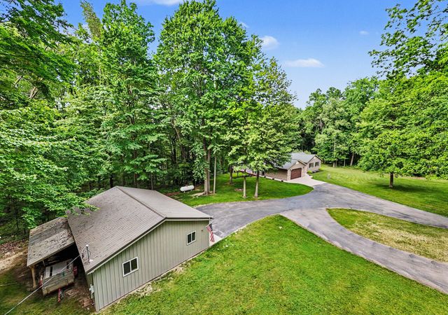 11024 W Peck Lake Road, Lowell, MI 49331