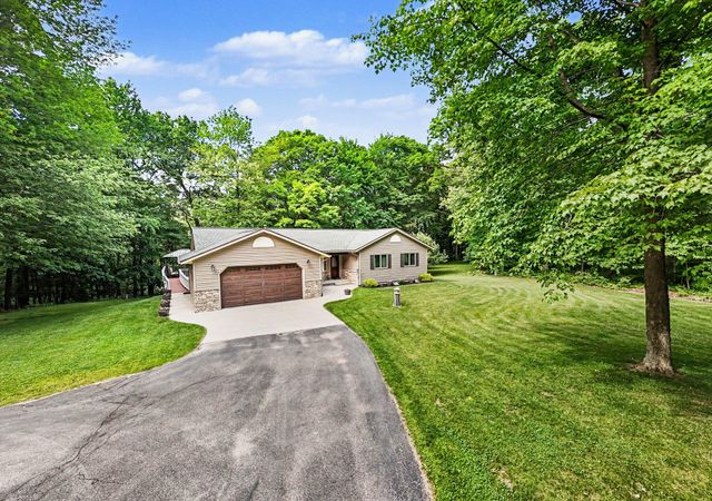 11024 W Peck Lake Road, Lowell, MI 49331