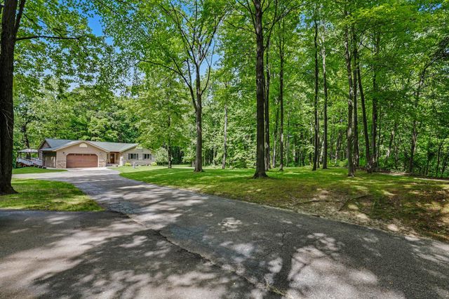 11024 W Peck Lake Road, Lowell, MI 49331