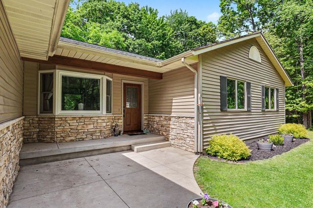 11024 W Peck Lake Road, Lowell, MI 49331