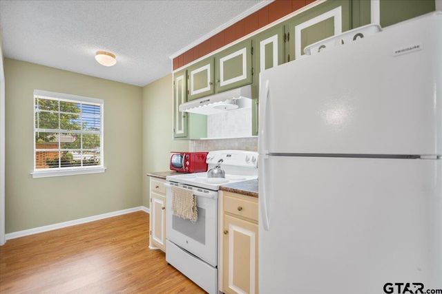 1322 E Hankerson St, Tyler, TX 75701