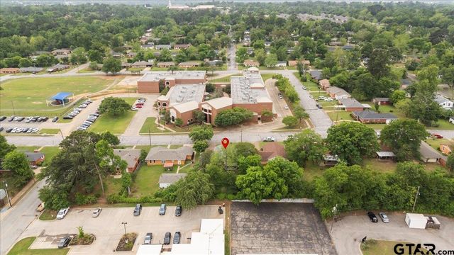 1322 E Hankerson St, Tyler, TX 75701