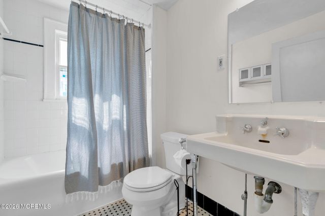 103 Mclaren Street, Red Bank, NJ 07701