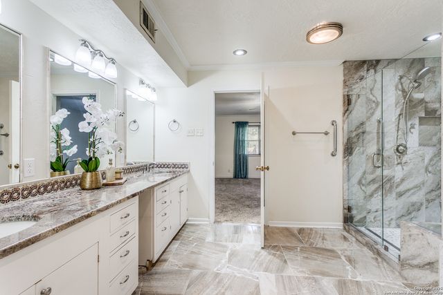 11102 Whisper Hollow, San Antonio, TX 78230