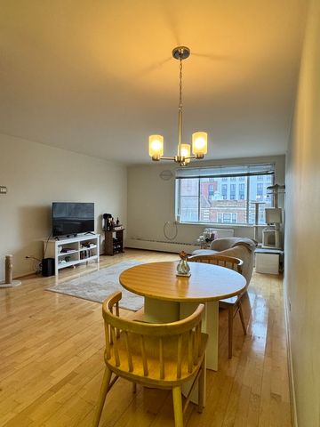 201 S Maple Avenue 411, Oak Park, IL 60302