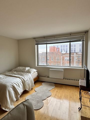 201 S Maple Avenue 411, Oak Park, IL 60302