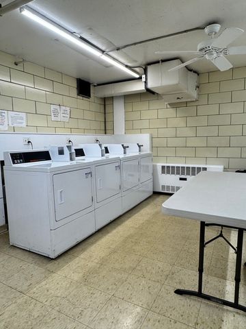 201 S Maple Avenue 411, Oak Park, IL 60302