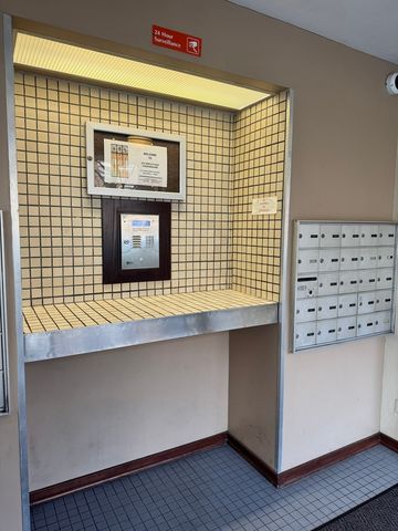 201 S Maple Avenue 411, Oak Park, IL 60302