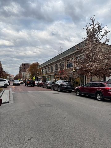 201 S Maple Avenue 411, Oak Park, IL 60302