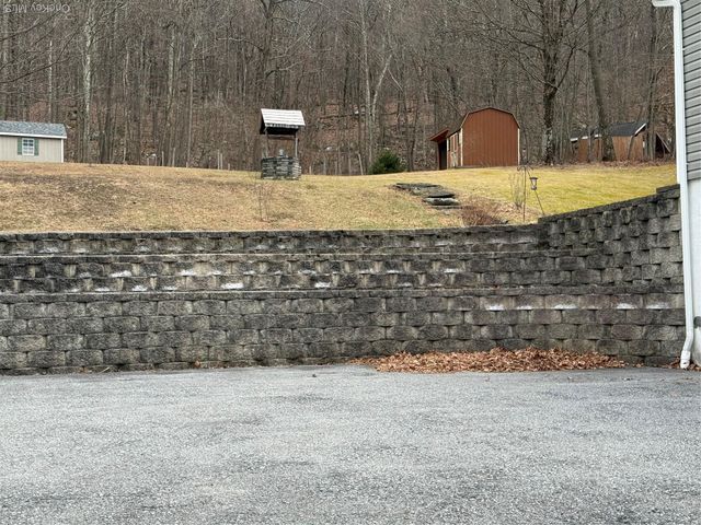 128 Lookout Pass, Stormville, NY 12582