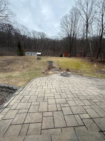 128 Lookout Pass, Stormville, NY 12582