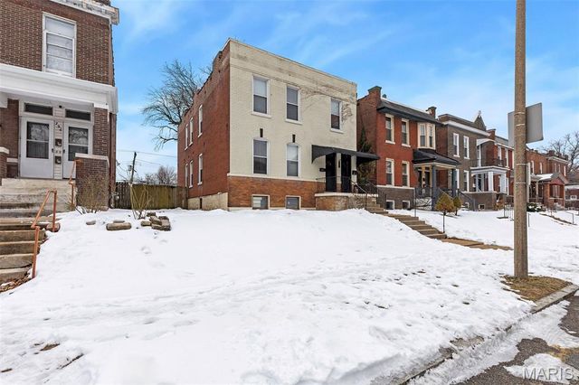 738 Dover Place, St Louis, MO 63111