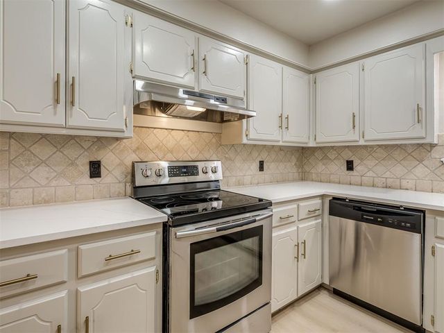 601 Wood Crest Street, Moore, OK 73160