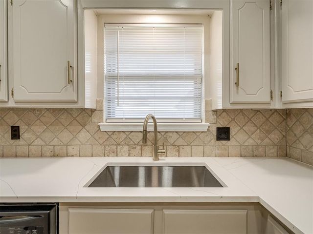 601 Wood Crest Street, Moore, OK 73160