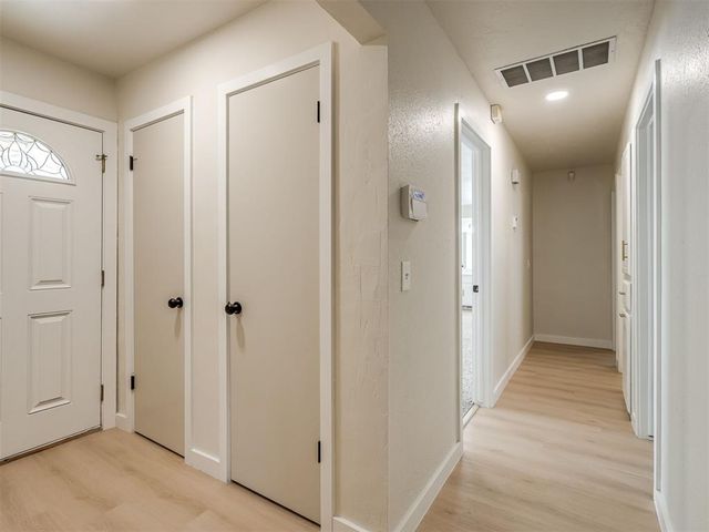 601 Wood Crest Street, Moore, OK 73160