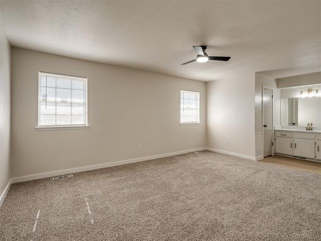 601 Wood Crest Street, Moore, OK 73160