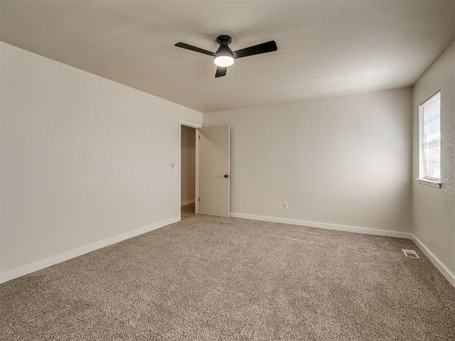 601 Wood Crest Street, Moore, OK 73160