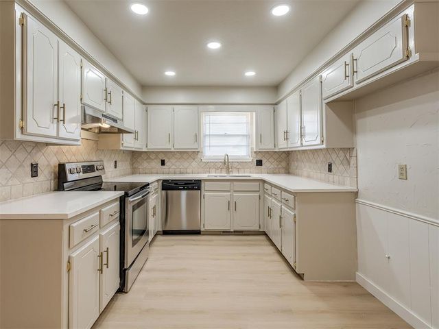 601 Wood Crest Street, Moore, OK 73160