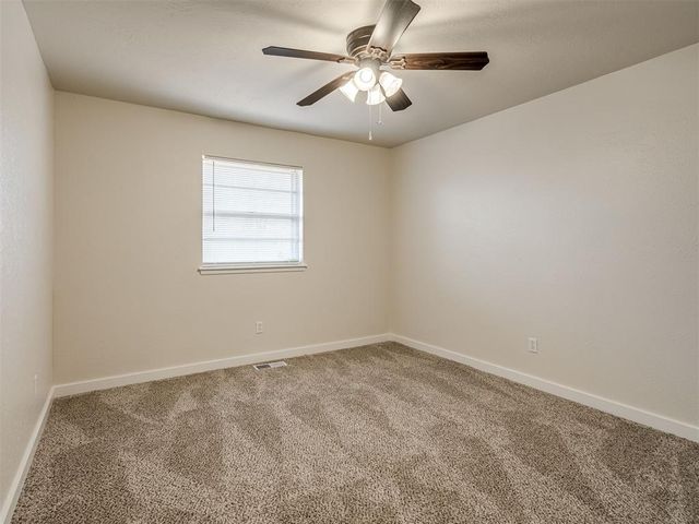 601 Wood Crest Street, Moore, OK 73160