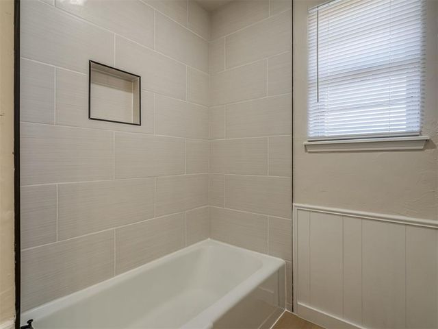 601 Wood Crest Street, Moore, OK 73160