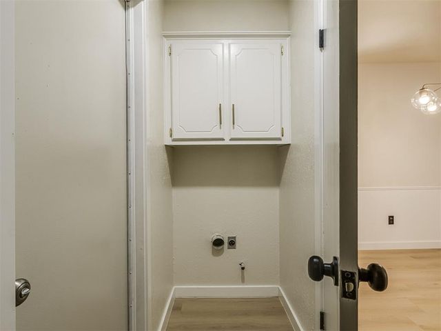 601 Wood Crest Street, Moore, OK 73160