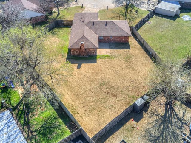 601 Wood Crest Street, Moore, OK 73160