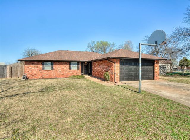 601 Wood Crest Street, Moore, OK 73160