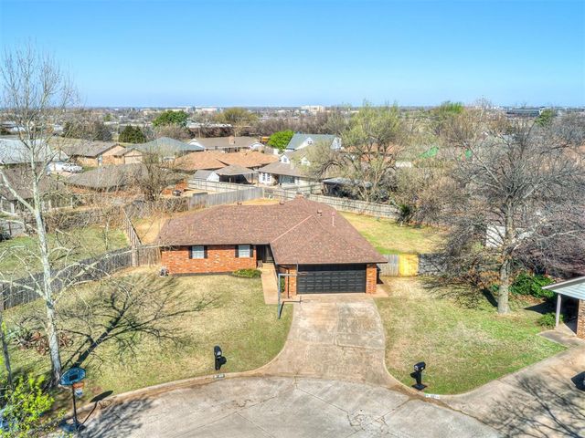 601 Wood Crest Street, Moore, OK 73160